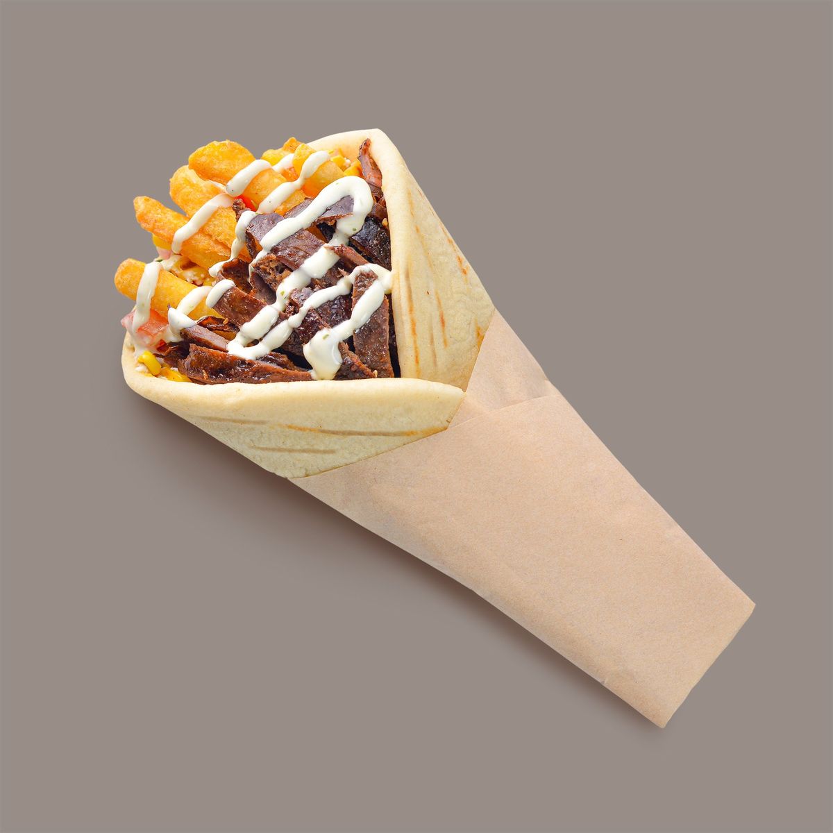 Gyro de Ava: pan pita relleno de shawarma, papas y salsa de la casa